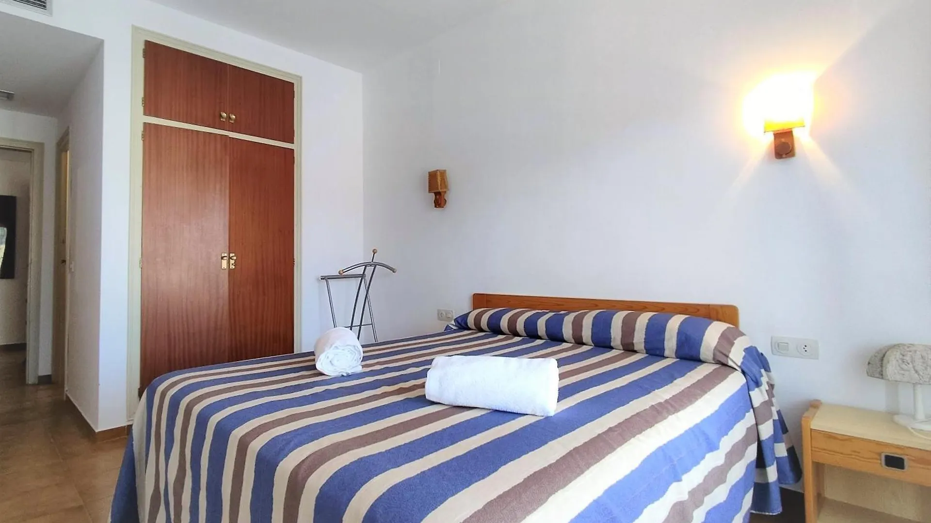 Apartaments Les Dunes 帕尔斯 西班牙